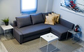 Cozy Two Bedroom Home-Free Parking